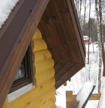 отделанный карниз